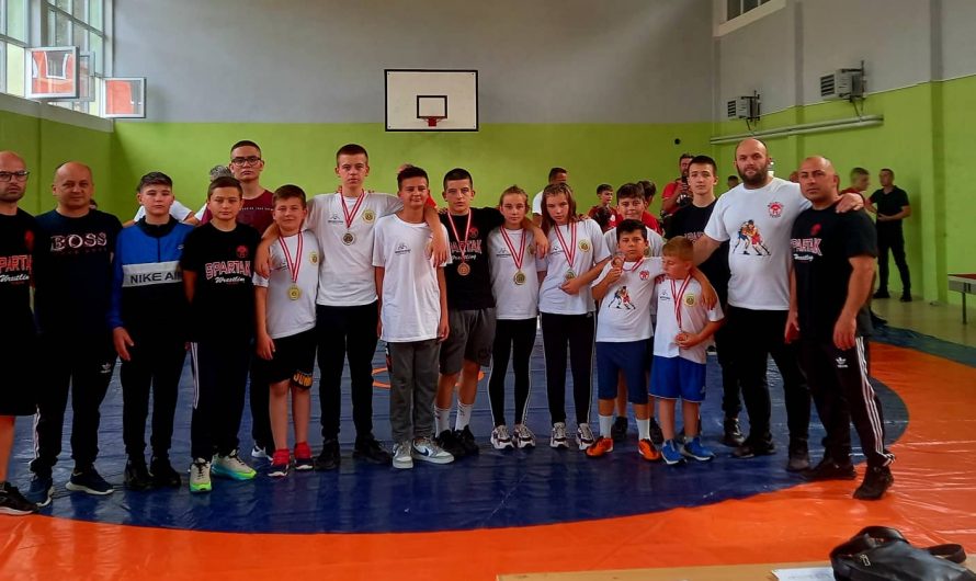 Седум медали за борачите на „Спартак“ на турнирот во Карбинци