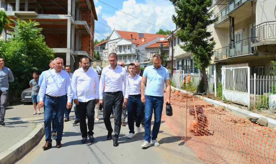 Мицкоски во посета на Кочани – Увид во реализација на проекти на локалната самоуправа